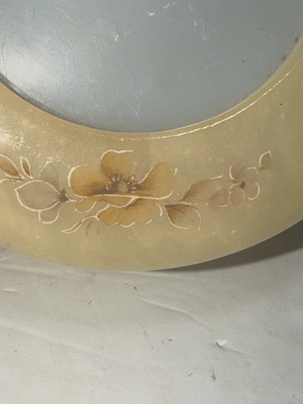 Alabaster Round Picture Frame 5.5” - Picture 4 of 5